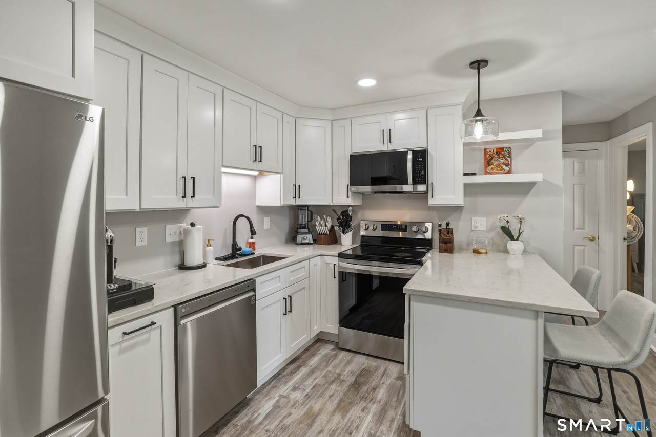 6-G Country Squire Drive - Photo 1