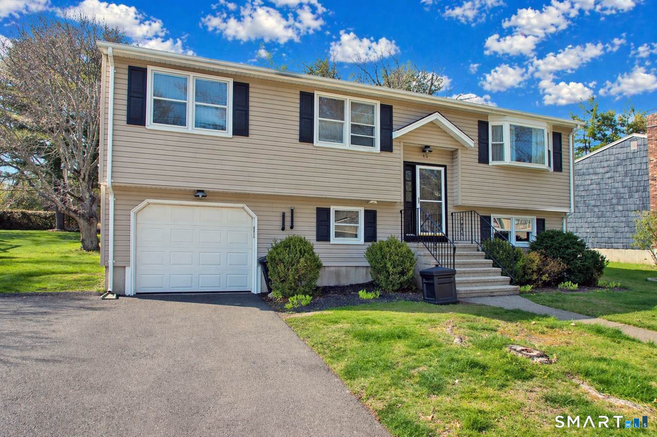 13 Twin Circle Road - Photo 1