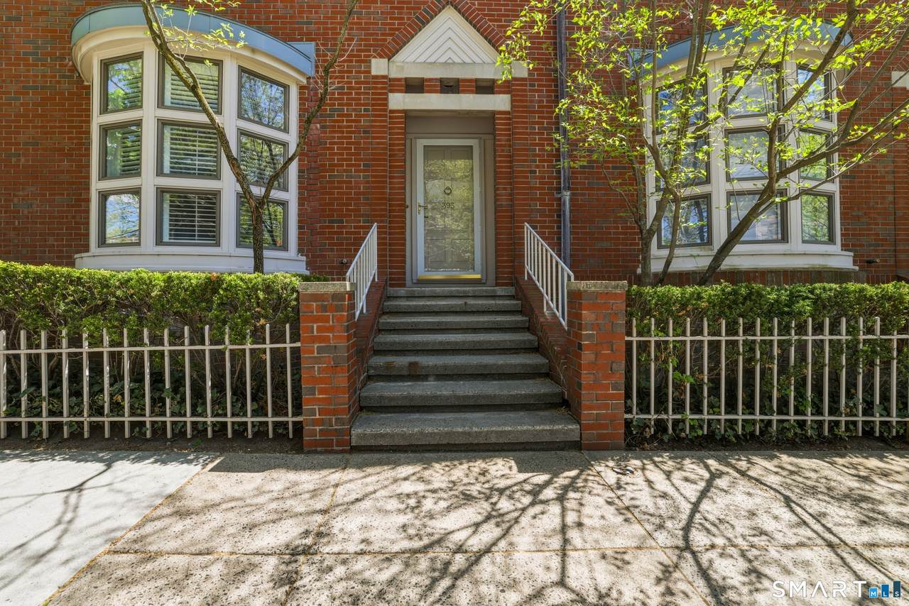 395 Temple Street - Photo 1