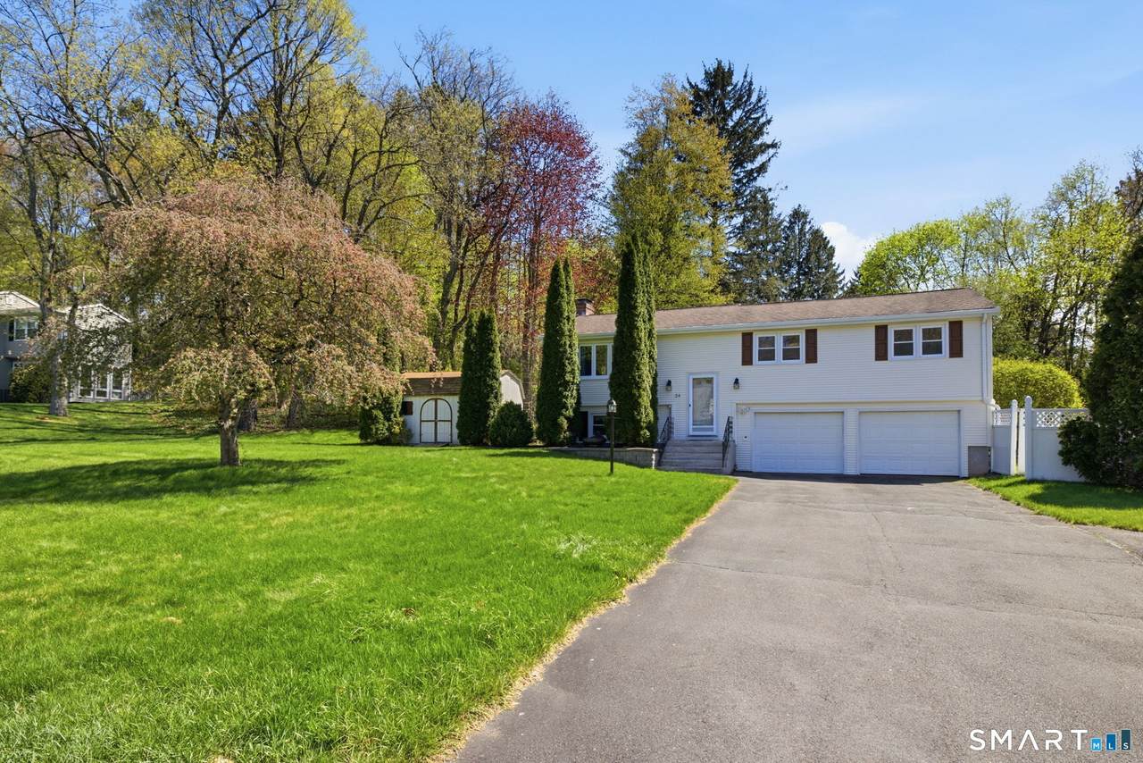 34 Kenneth Drive - Photo 1