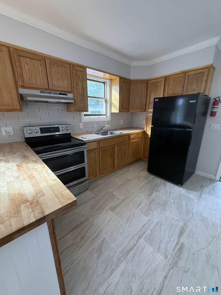 52 Academy Avenue - Photo 1