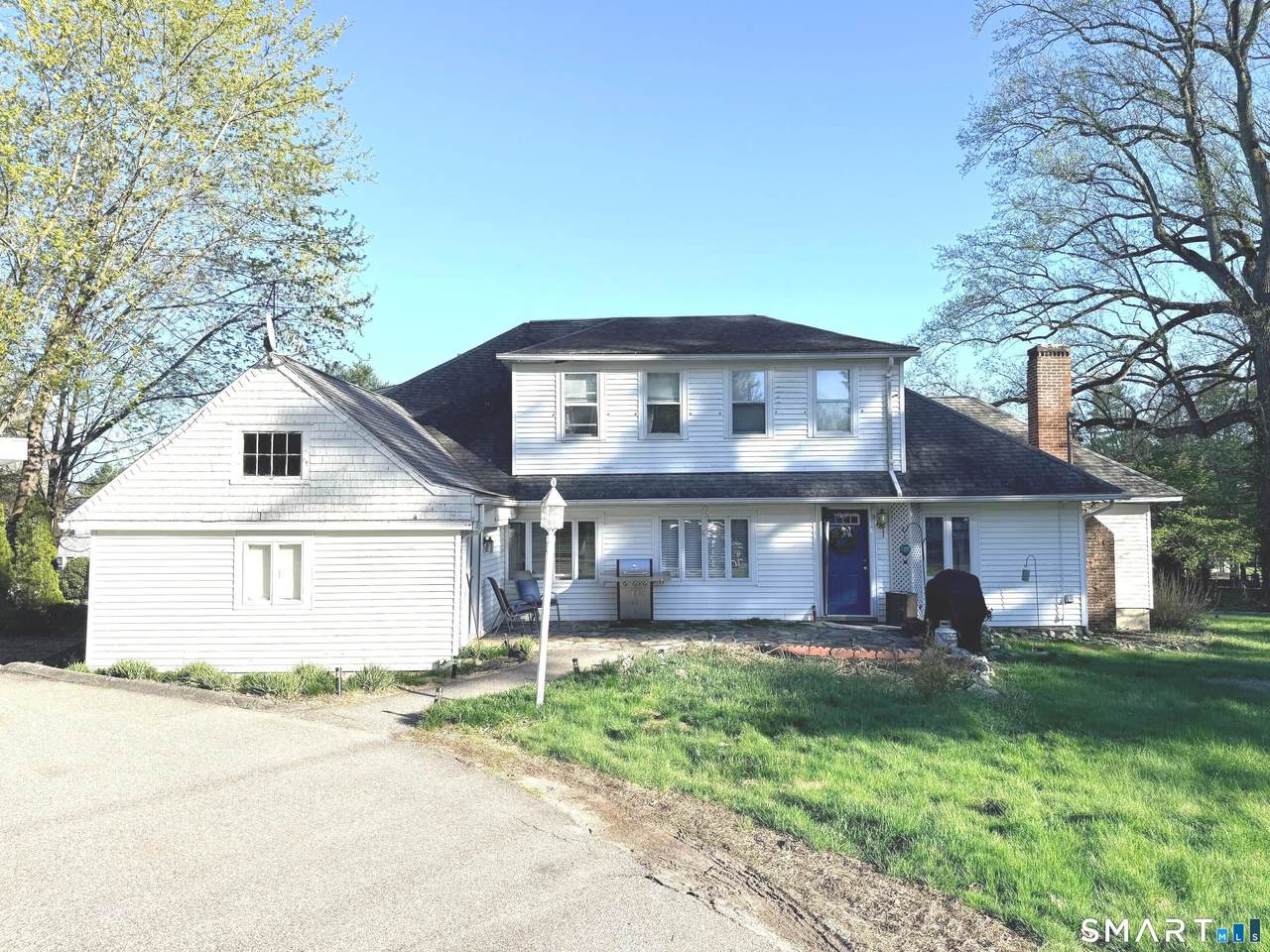 9 Ellen Lane - Photo 1