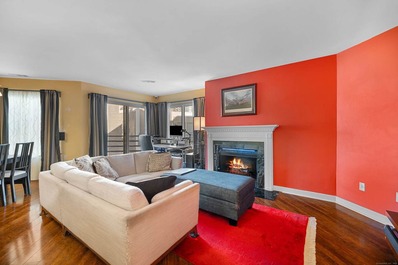117 Harbour Close - Photo 1