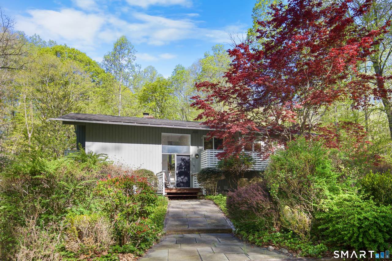 4 Baywood Lane - Photo 1