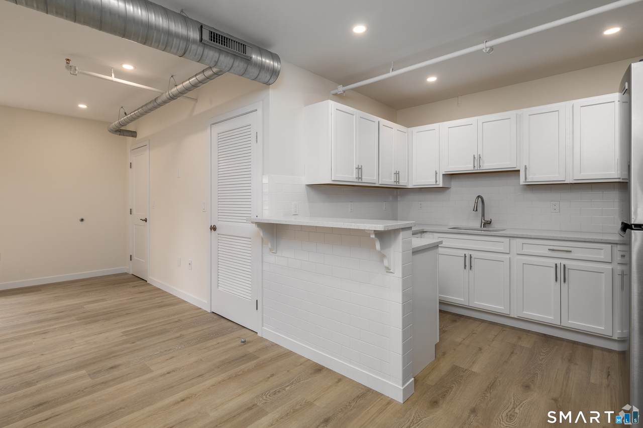 584 Main Street - Photo 1