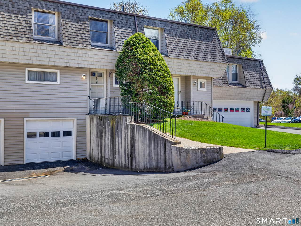 138 Sheraton Lane - Photo 1