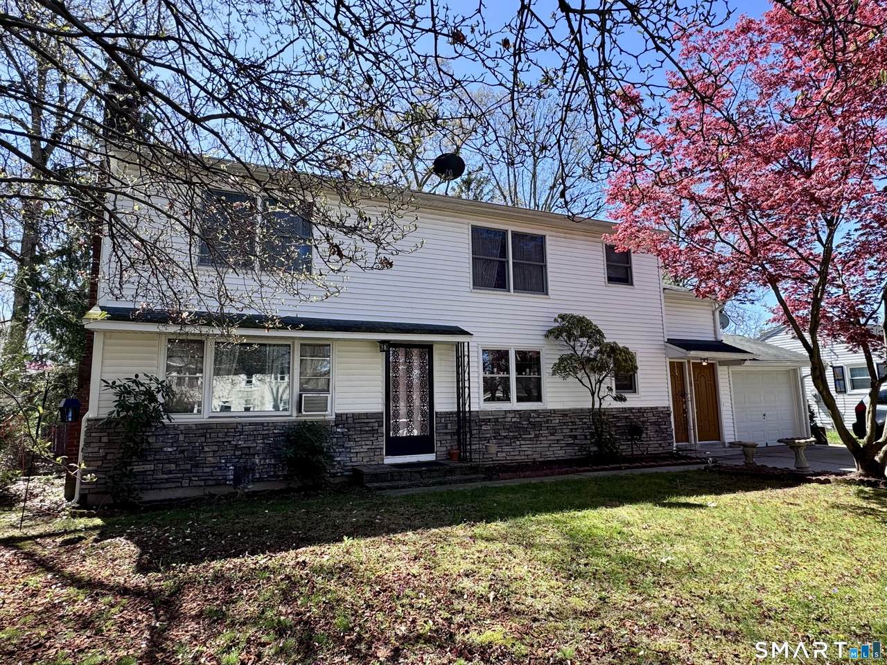 8 Oakridge Drive - Photo 1