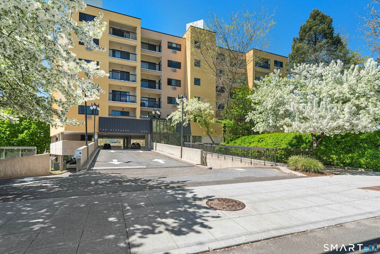 970 Hope Street - Photo 1
