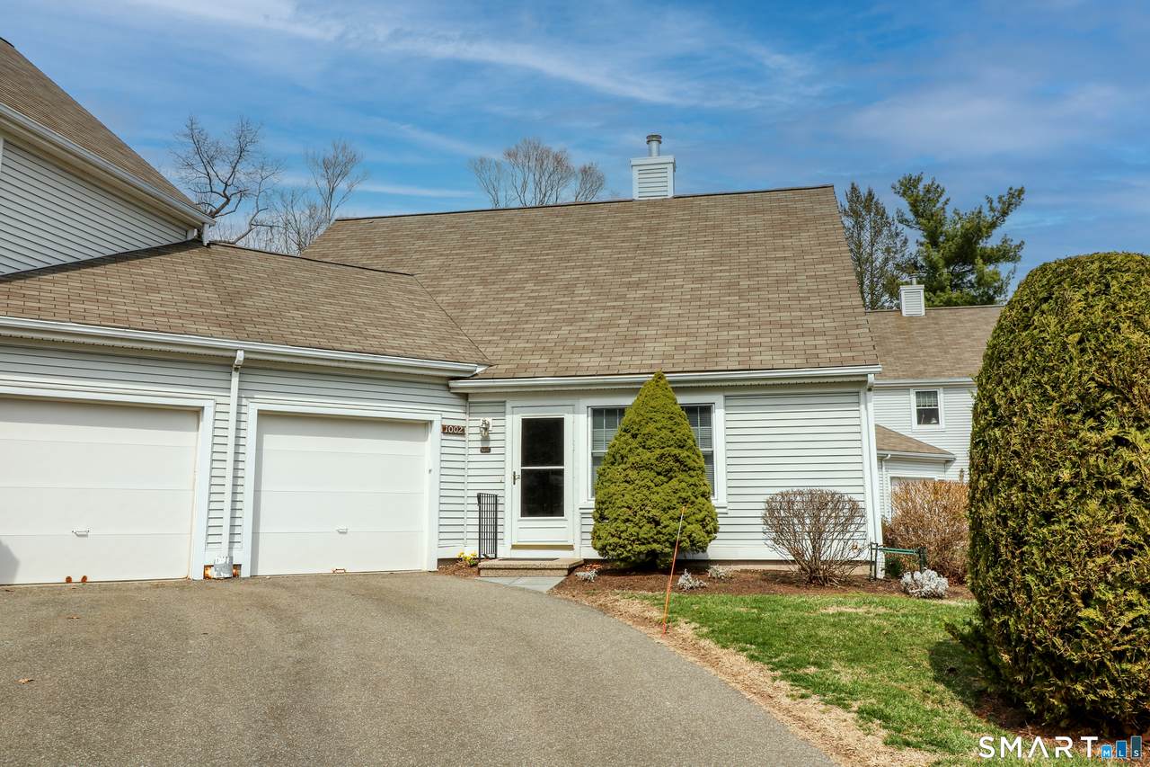 1002 Briarwood Court - Photo 1