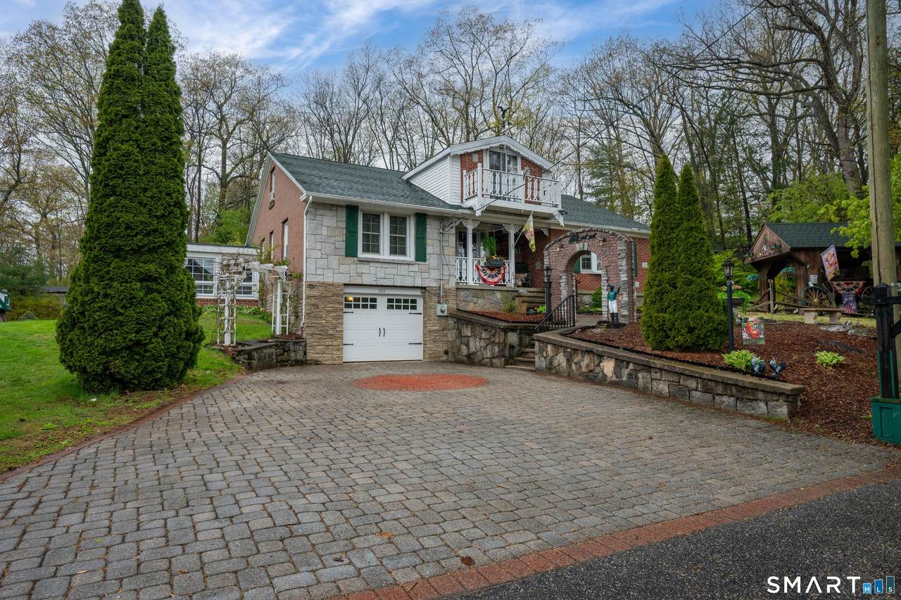 392 Hillside Avenue - Photo 1