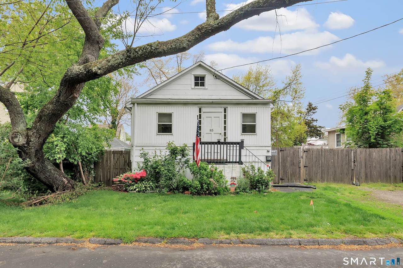 85 Drome Avenue - Photo 1
