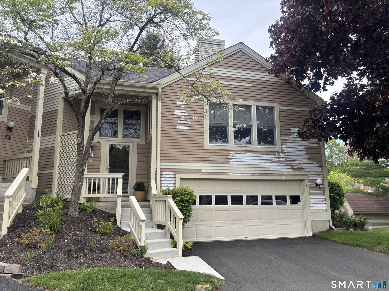 33 Brittania Drive - Photo 1