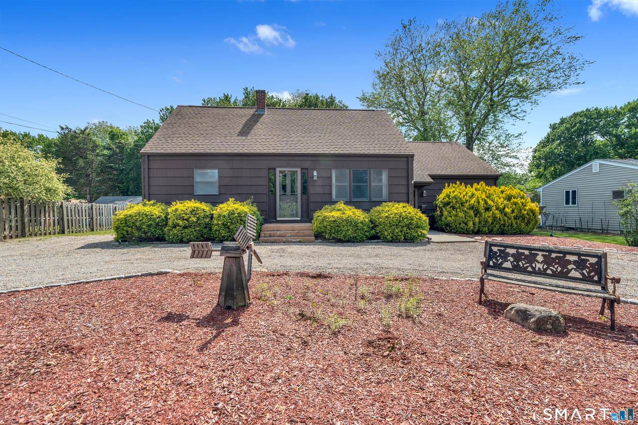 8 Chapel Hill Road - Photo 1