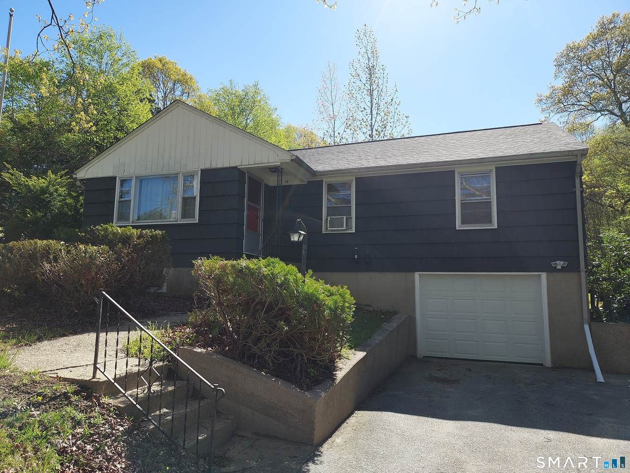 16 Carol Drive - Photo 1