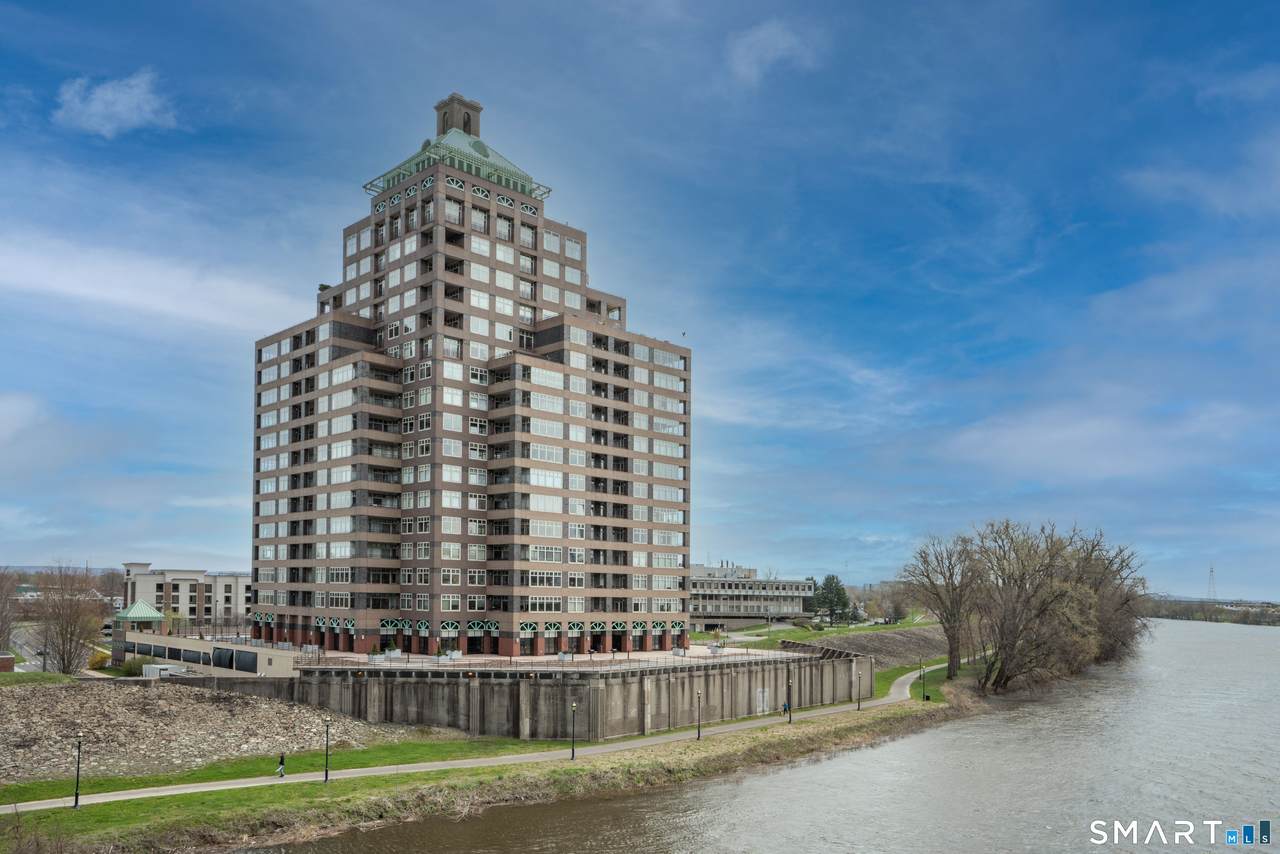 235 River Drive - Photo 1