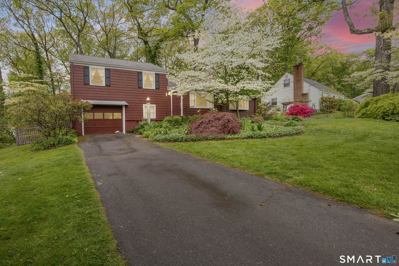 19 Tanglewood Road - Photo 1