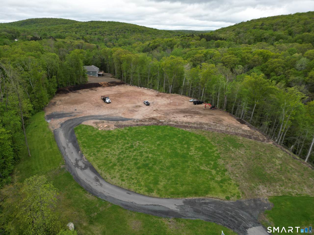 1143 & 1145 Saybrook Road - Photo 1