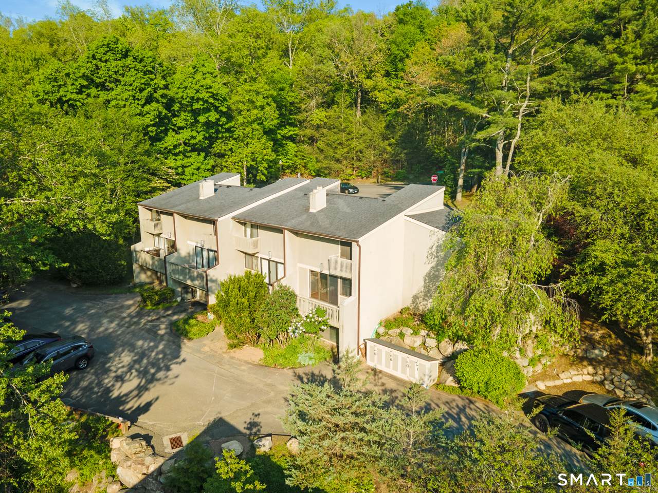 19 Clubhouse Drive - Photo 1