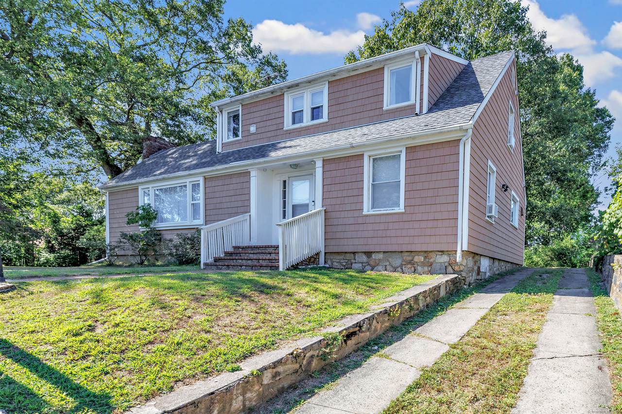86 Vanguard Street - Photo 1