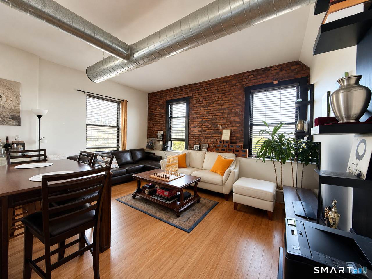 881 Lafayette Boulevard - Photo 1
