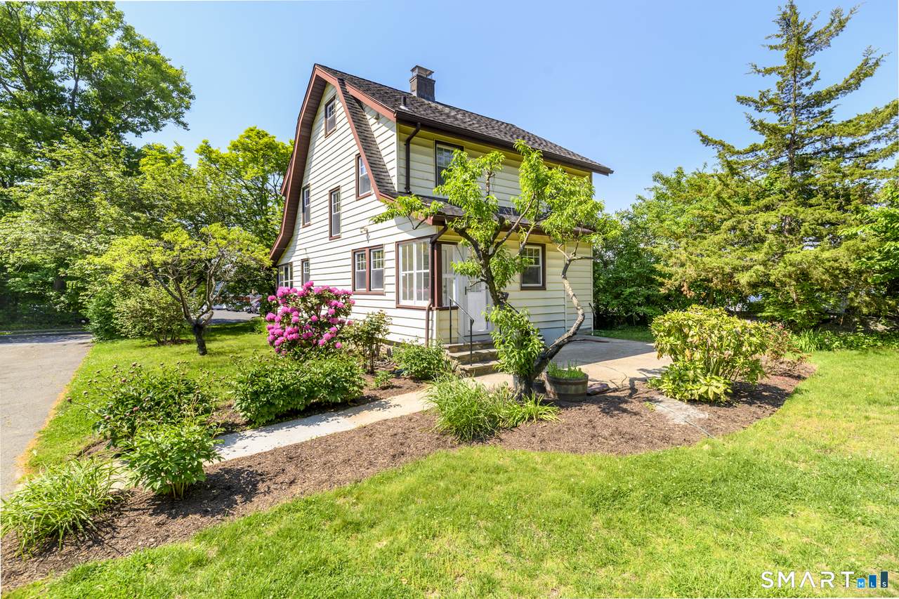 16 Vine Road - Photo 1