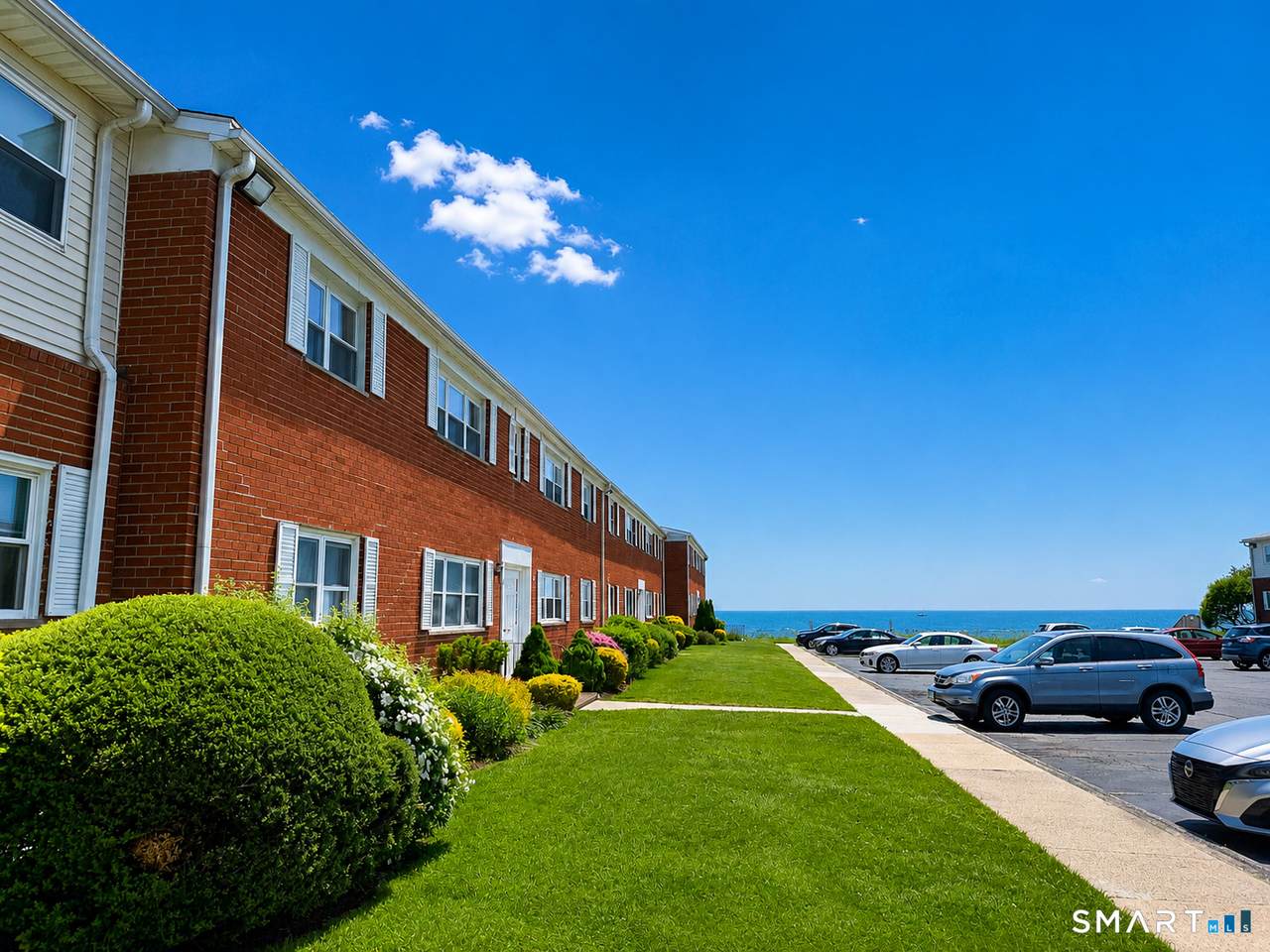 83 Broadway - Photo 1