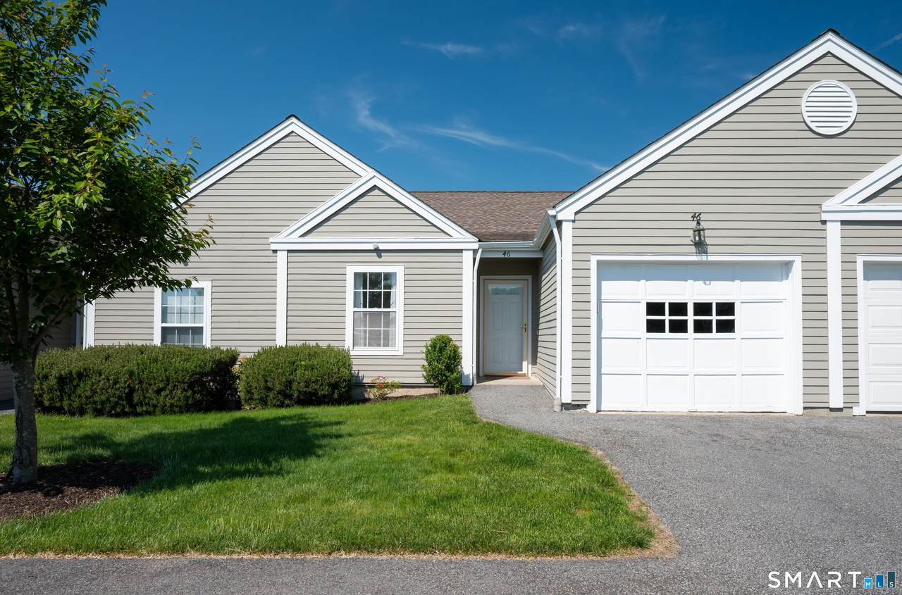 46 Elizabeth Circle - Photo 1