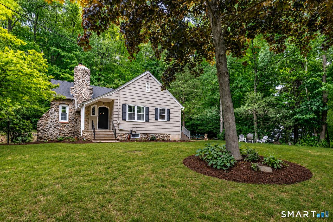 818 Middlebury Road - Photo 1