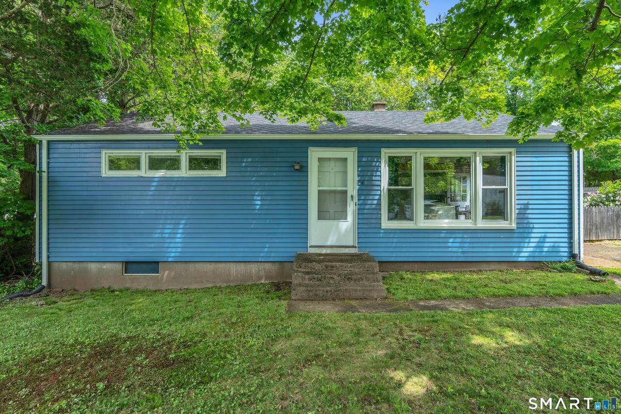 136 Spencer Drive - Photo 1