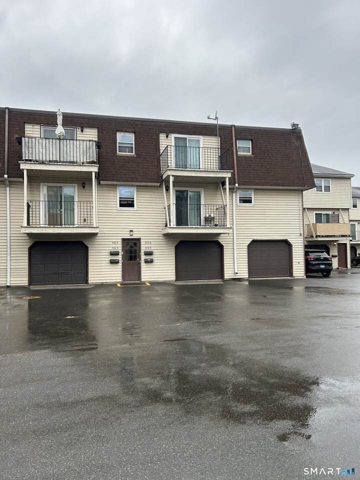 403 Blackstone Village - Photo 1