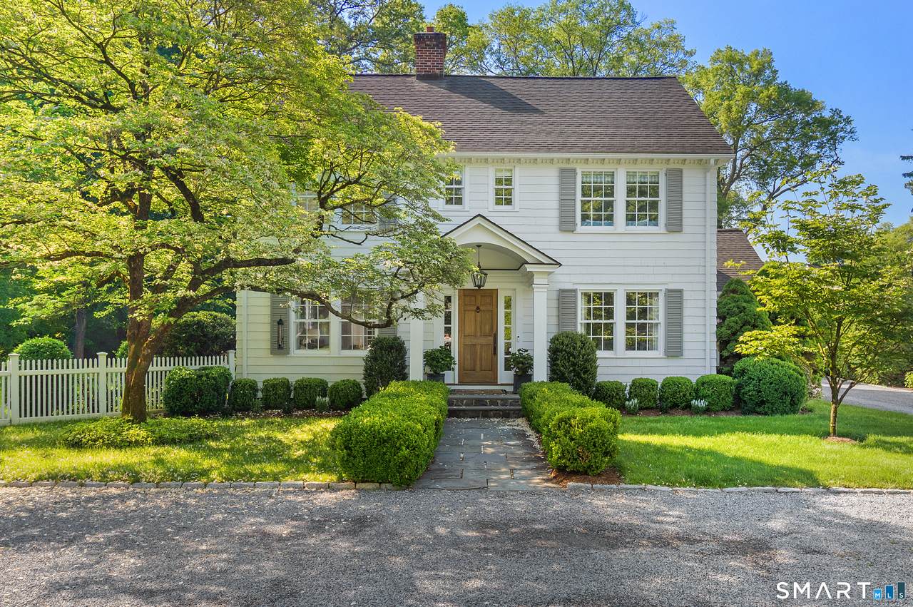 8 Sunset Road - Photo 1