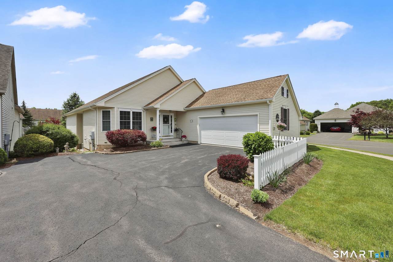 31 Ross Way - Photo 1