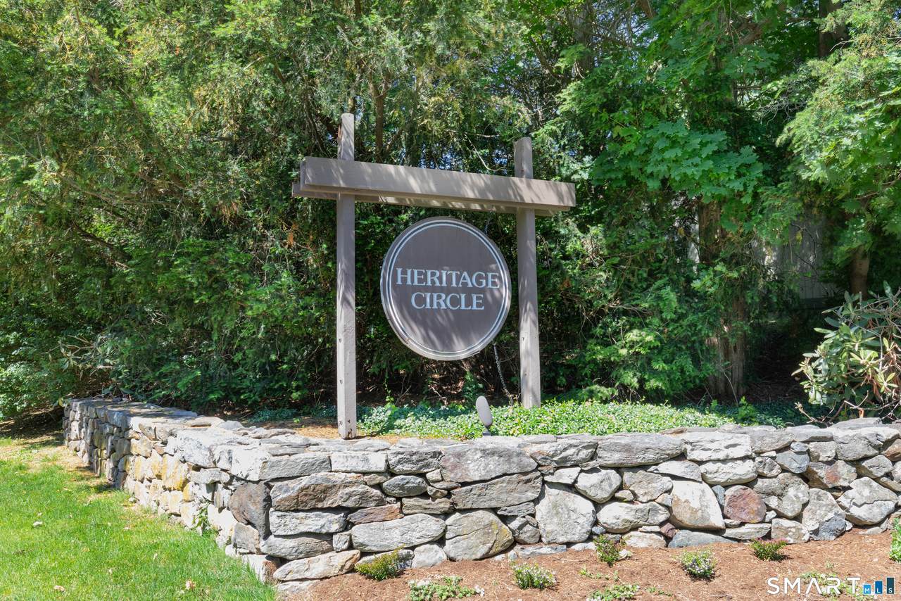 10 Heritage Circle - Photo 1