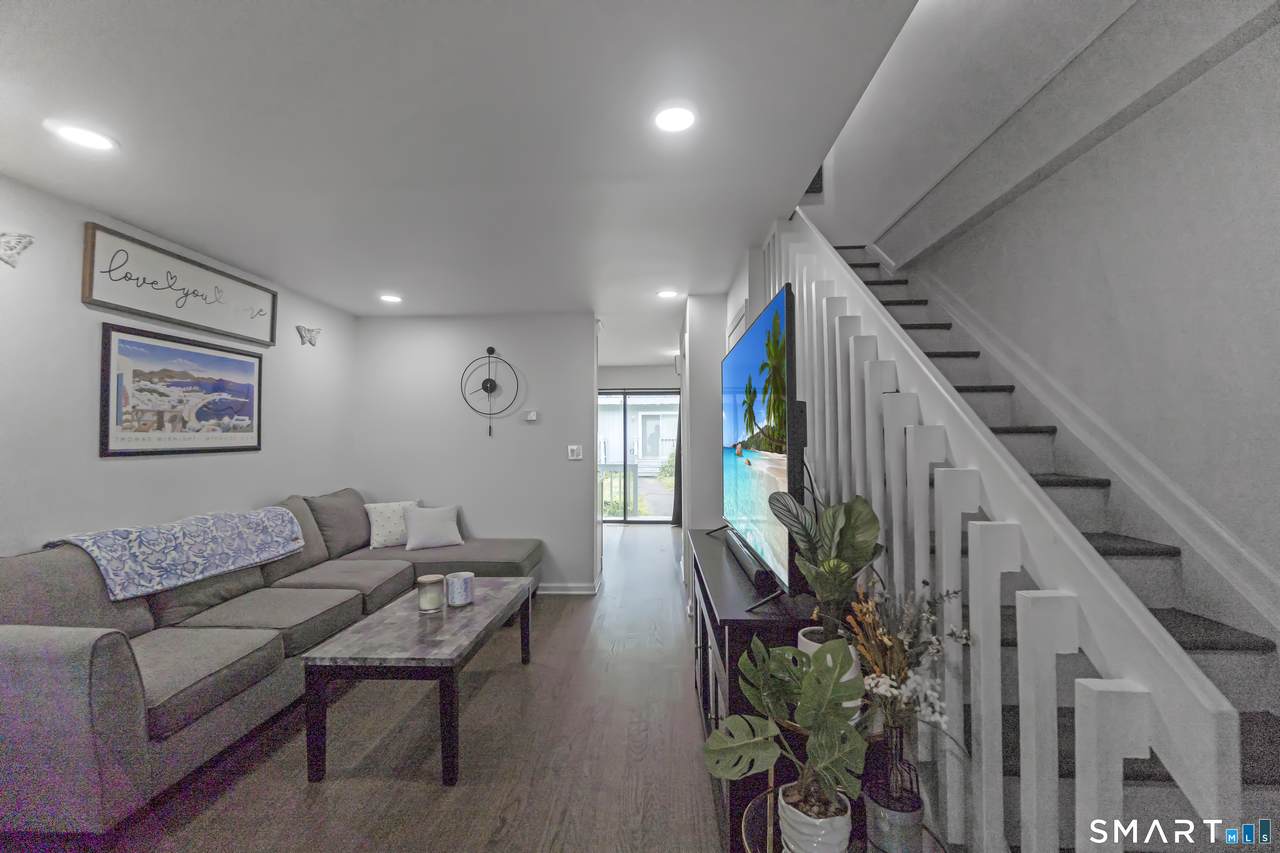 654 Longbrook Avenue - Photo 1