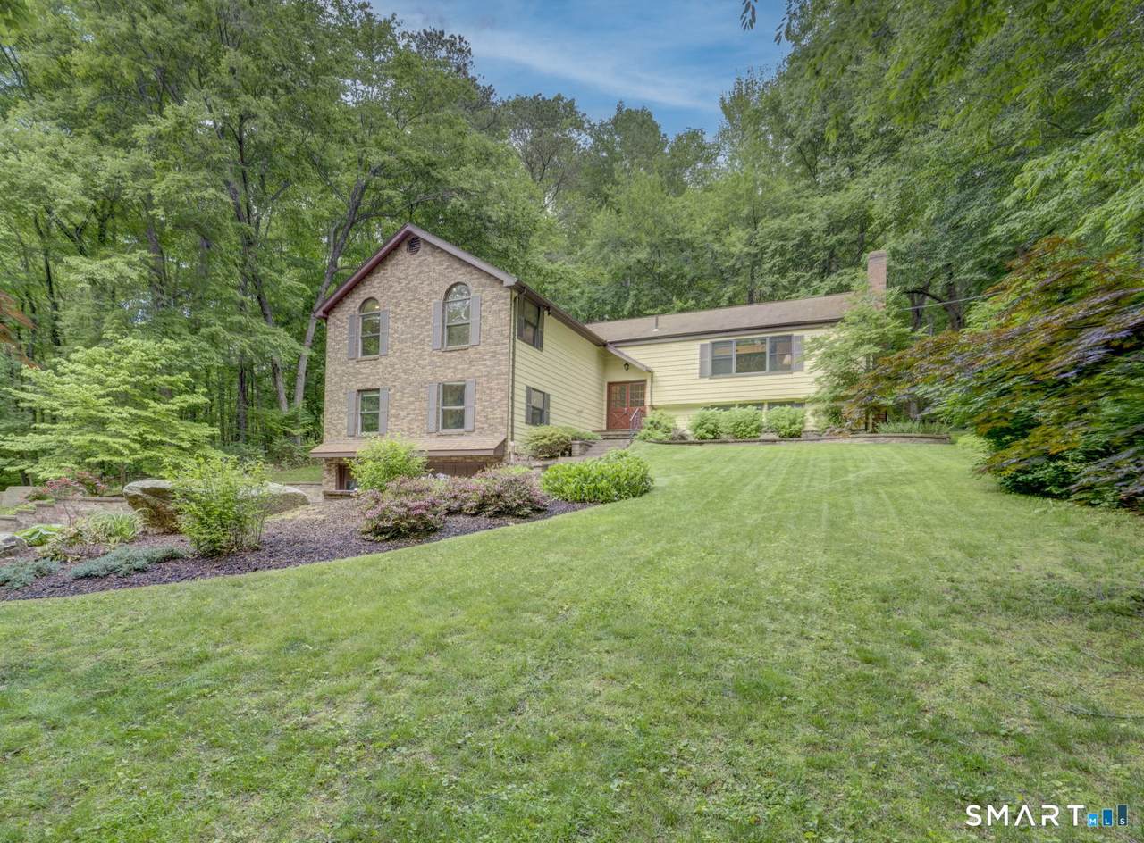 99 Knollwood Drive - Photo 1