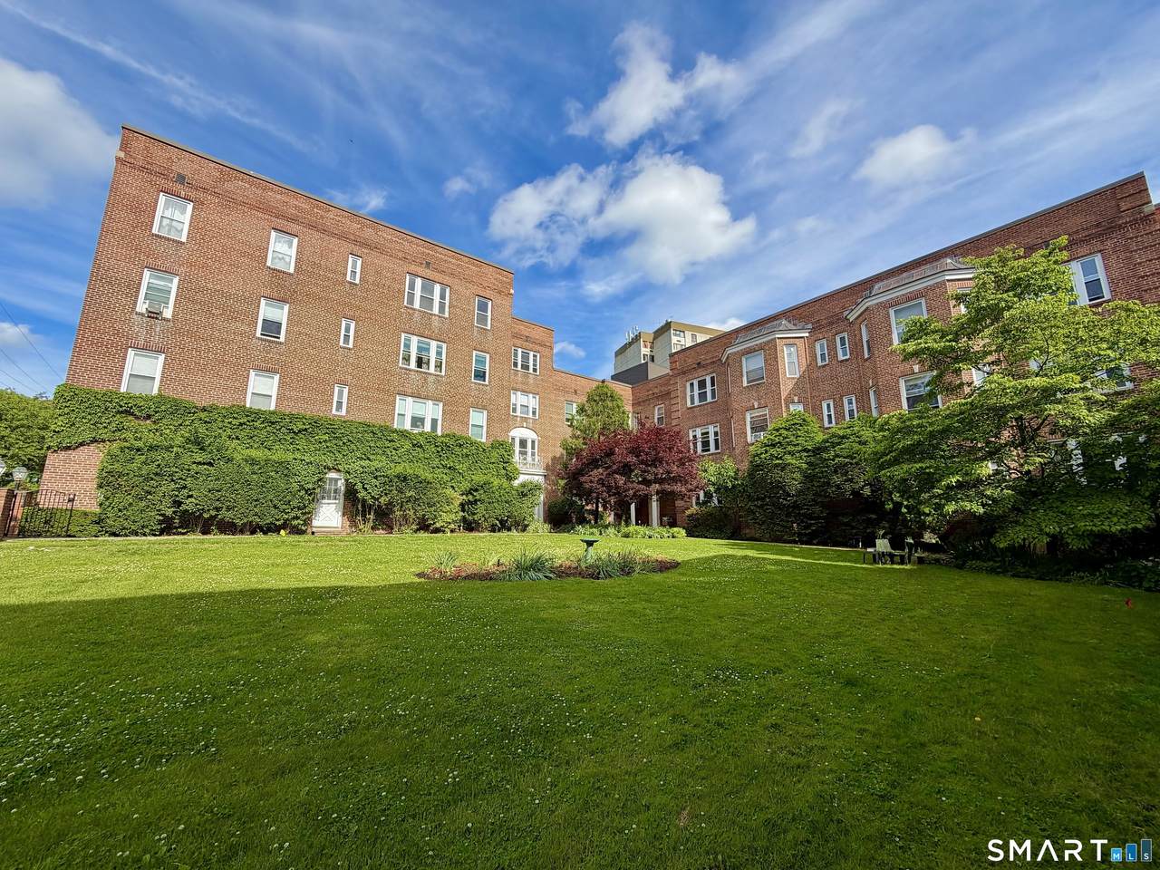 70 Strawberry Hill Avenue - Photo 1