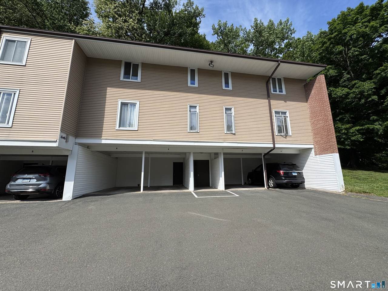 1634 Farmington Avenue - Photo 1