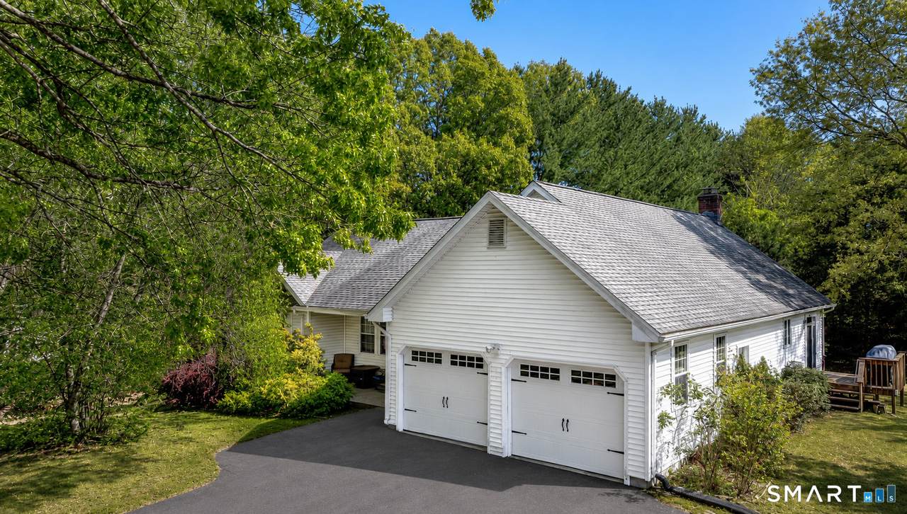 2050 Poquonock Avenue - Photo 1