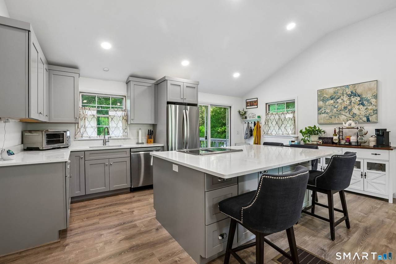 9 Mount Tom Road - Photo 1