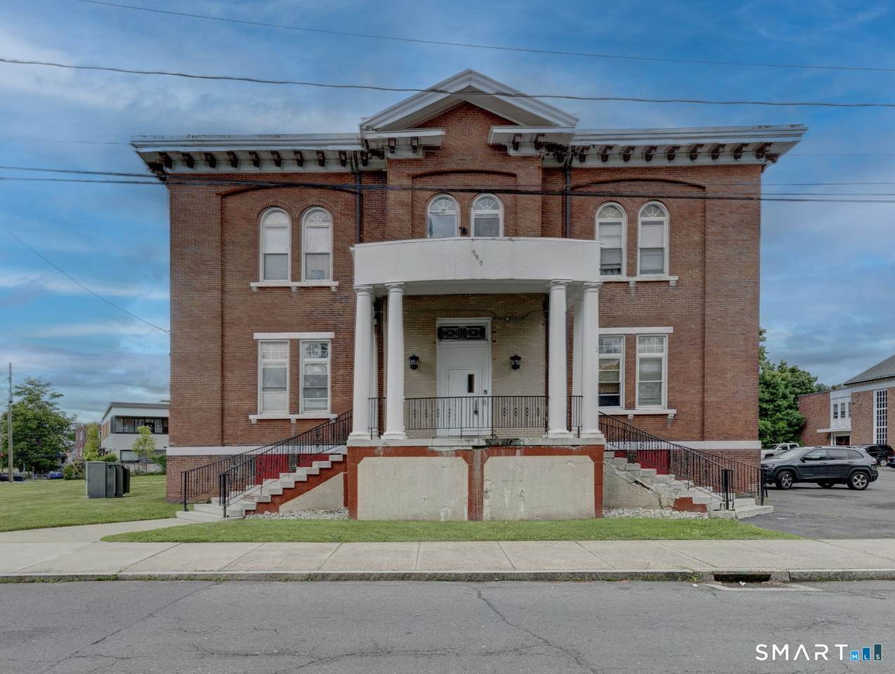 111 Franklin Square - Photo 1