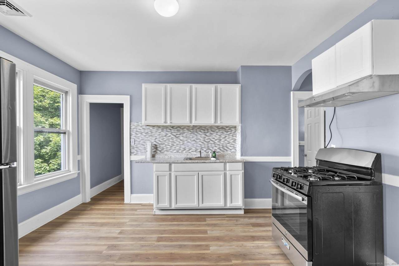 1105 Main Street - Photo 1