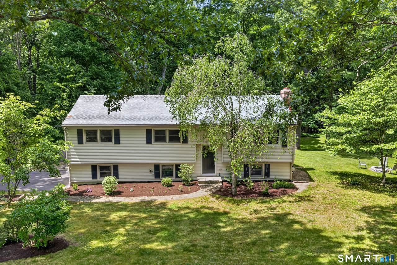 14 Deerfield Drive - Photo 1