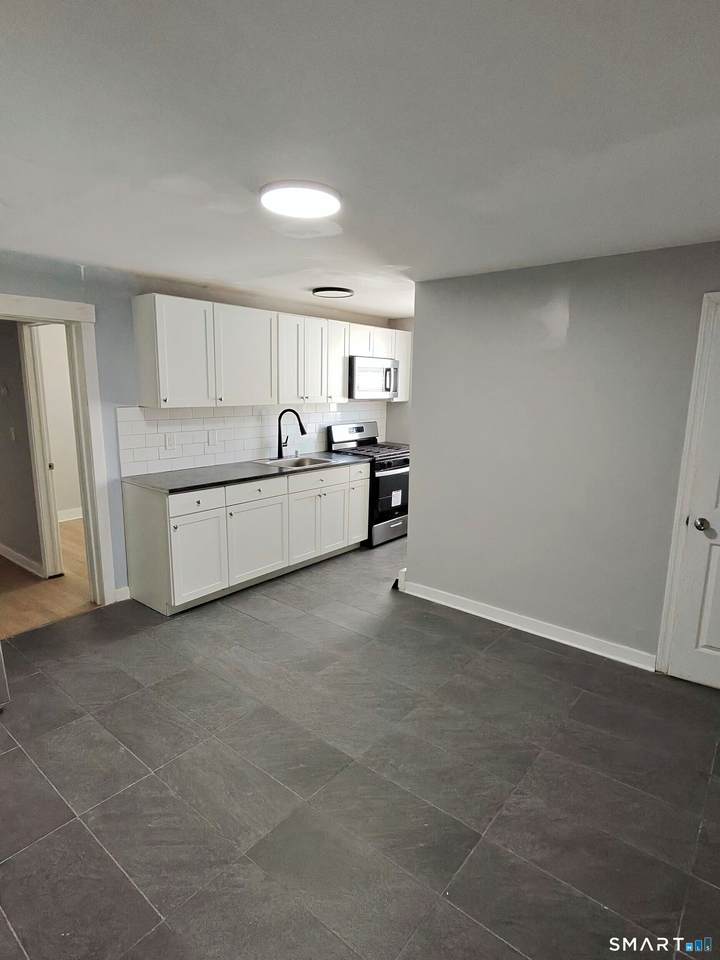 982 Pembroke Street - Photo 1