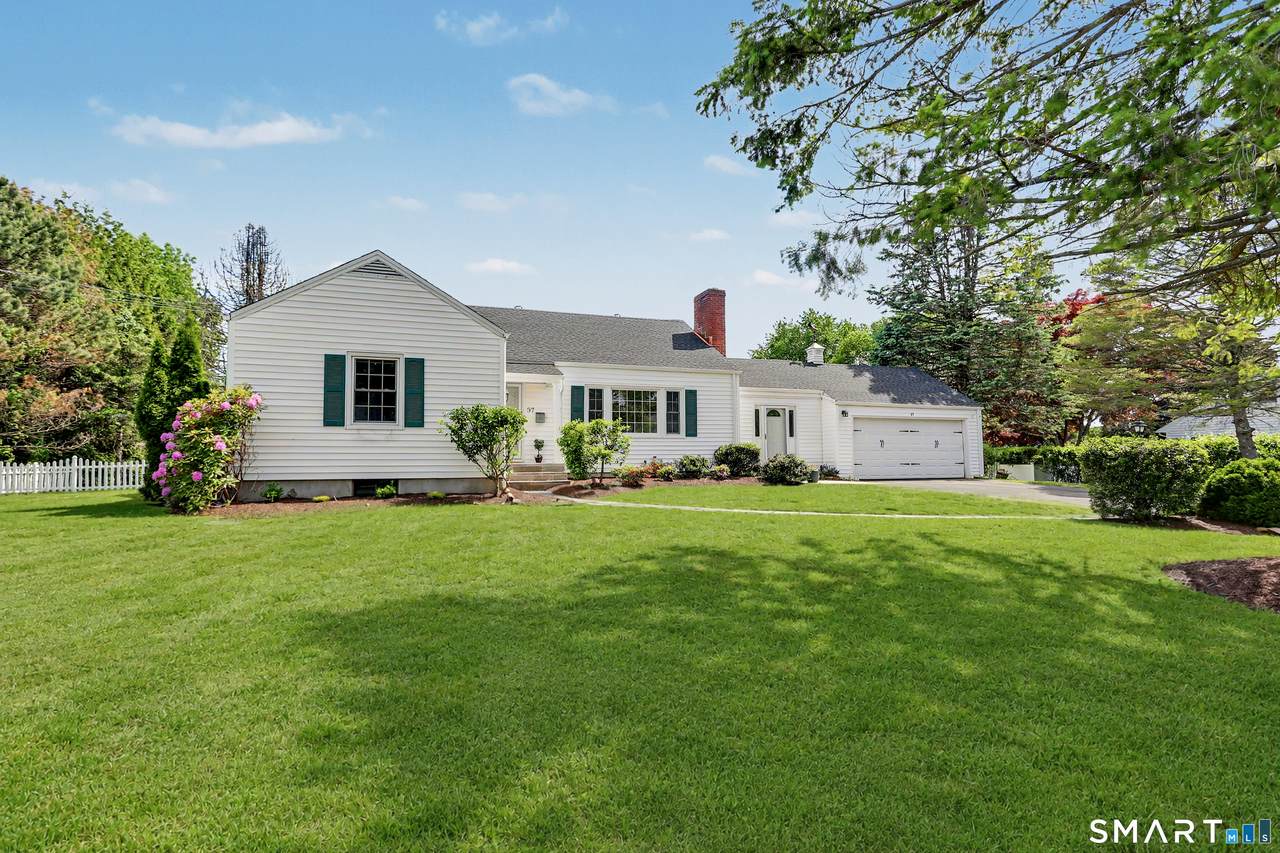 97 Ridgeview Avenue - Photo 1