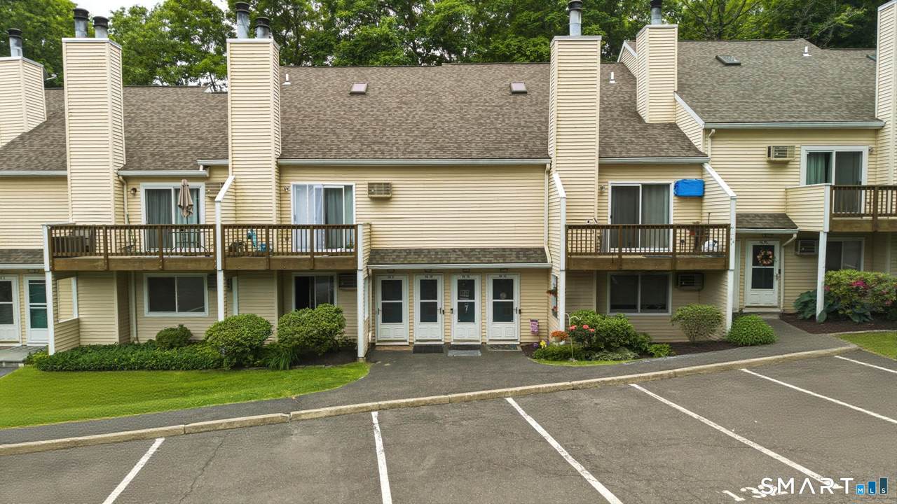 8 Rose Lane - Photo 1