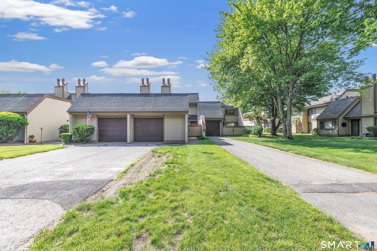 85 Viscount Drive - Photo 1