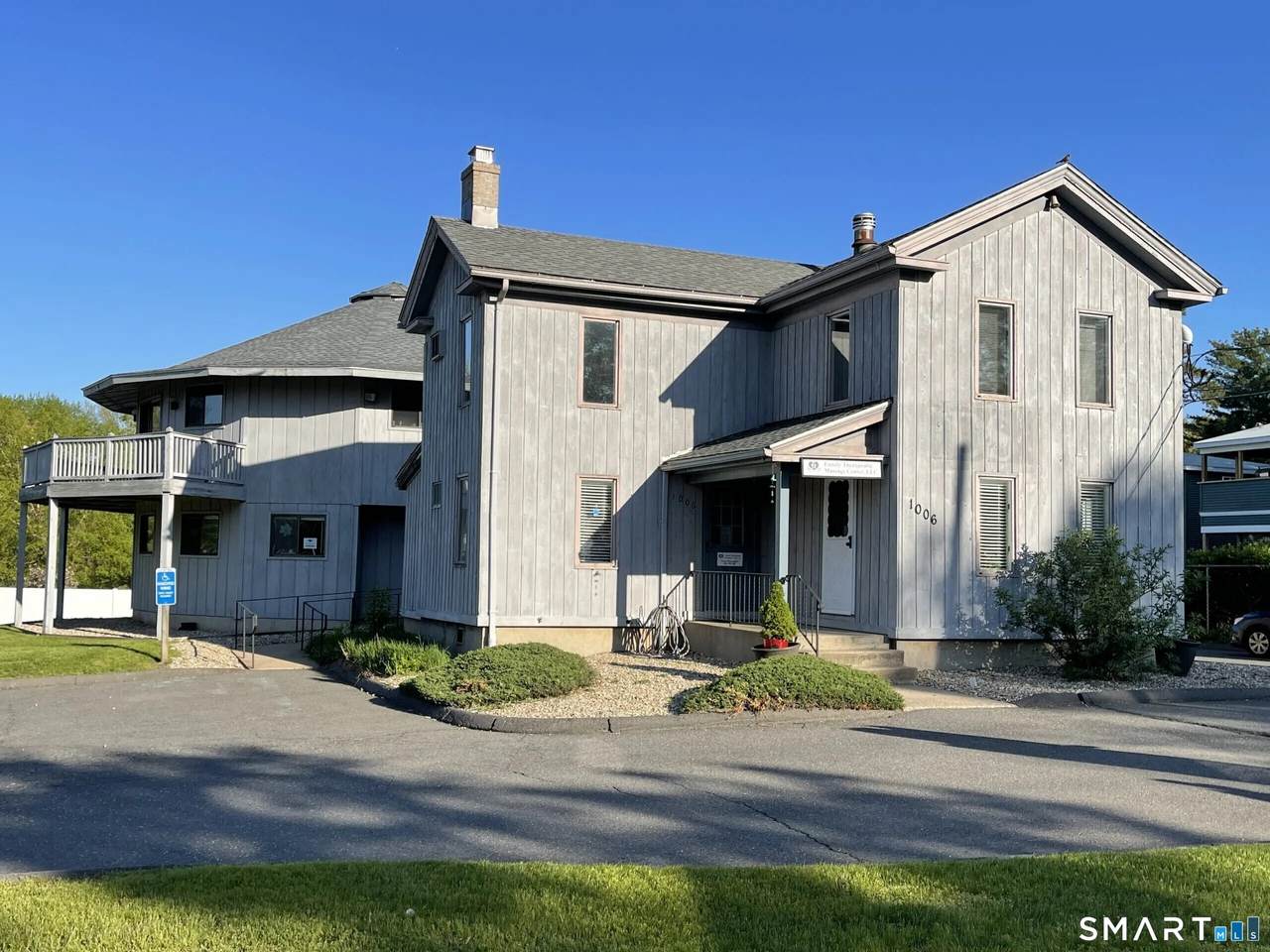 1006 Main Street - Photo 1