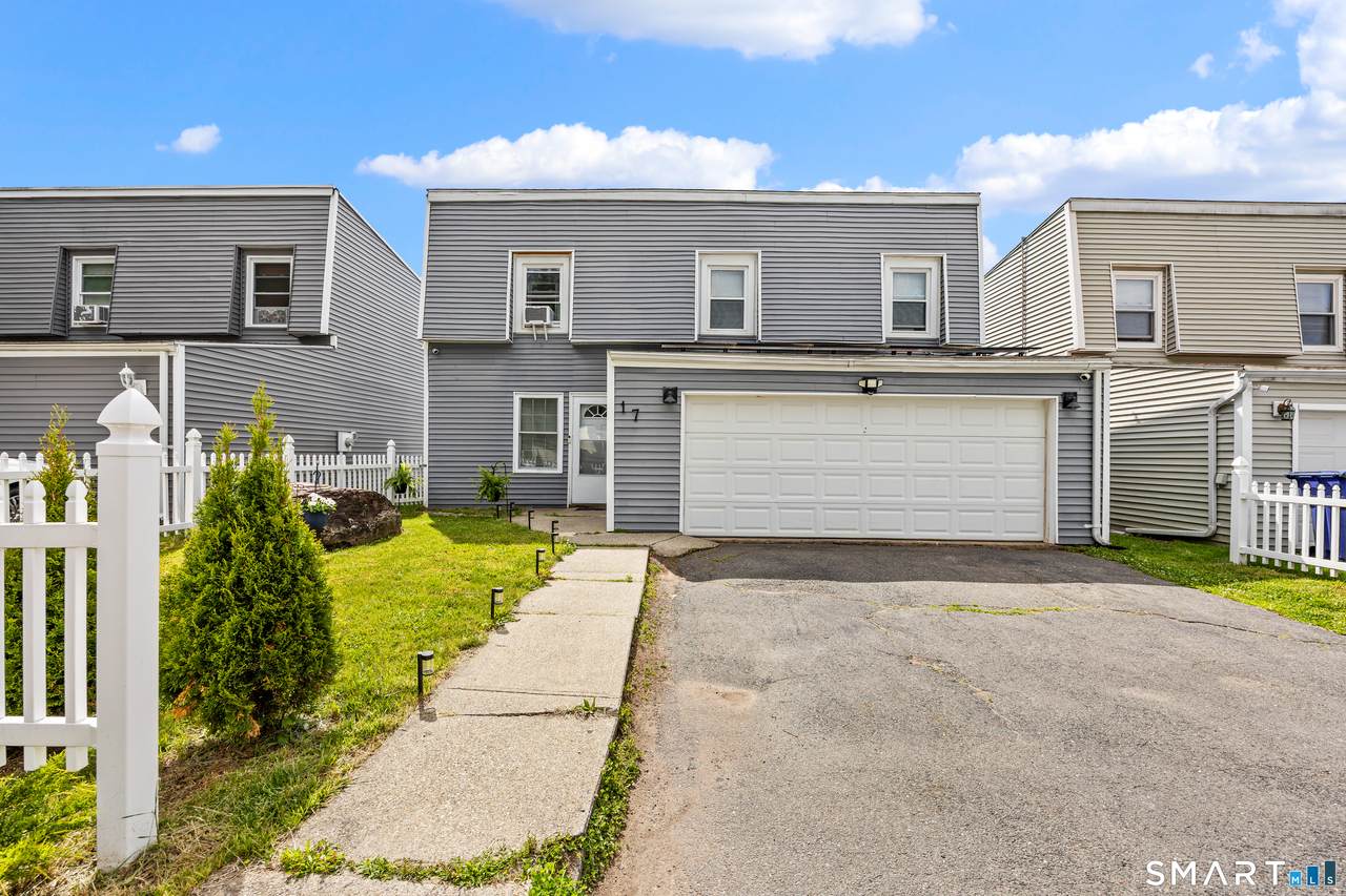 17 Inverness Lane - Photo 1