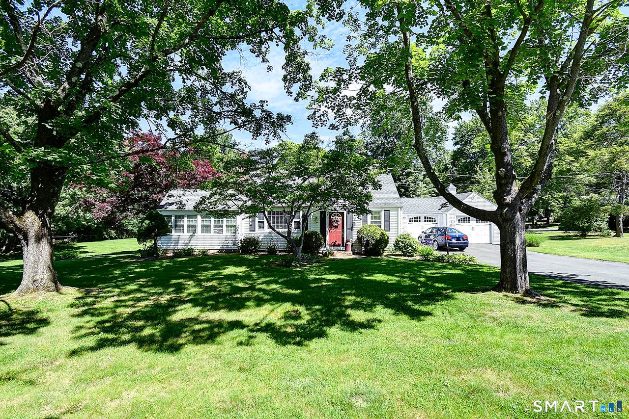 129 Marilyn Drive - Photo 1