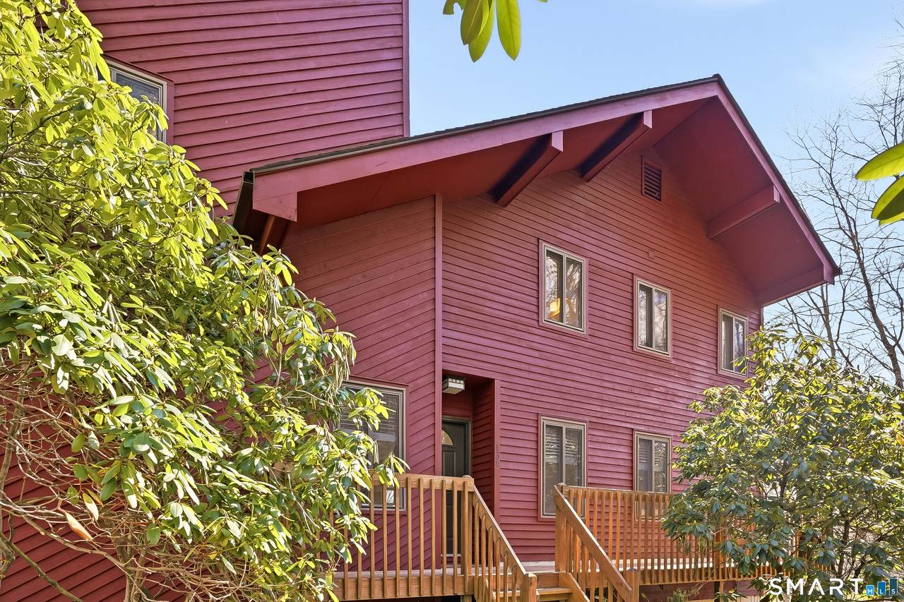 136 Hoyts Hill - Photo 1